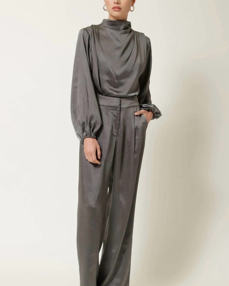 Front of a model wearing a size L Bella Pants in Gunmetal in Gunmetal by line and dot. | dia_product_style_image_id:332183